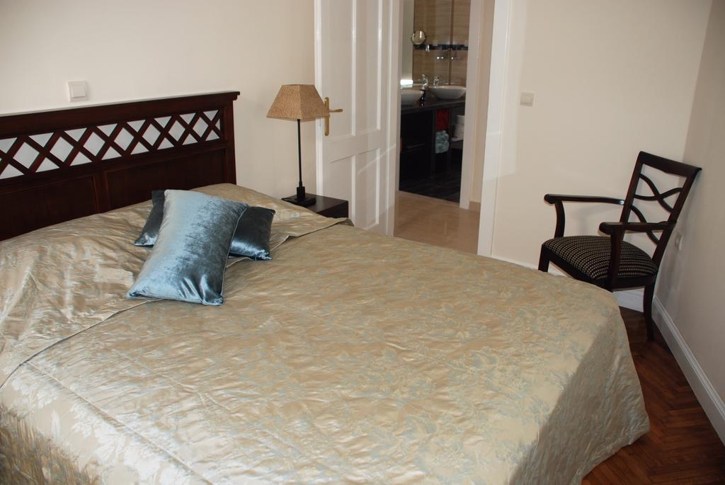 Elegant master bedroom